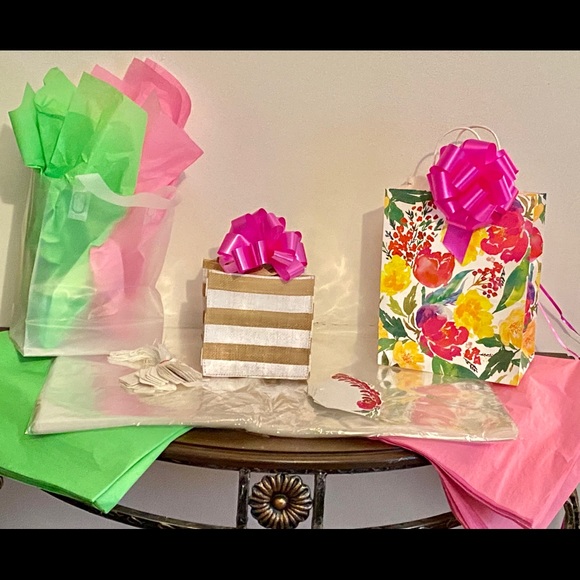 Gorgeous Giftwrap, Bows, Bags, and Tags - Picture 1 of 8